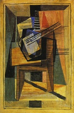 frau schreibt tisch Ölbilder verkaufen - Guitare sur une tisch 1919 kubismus Pablo Picasso